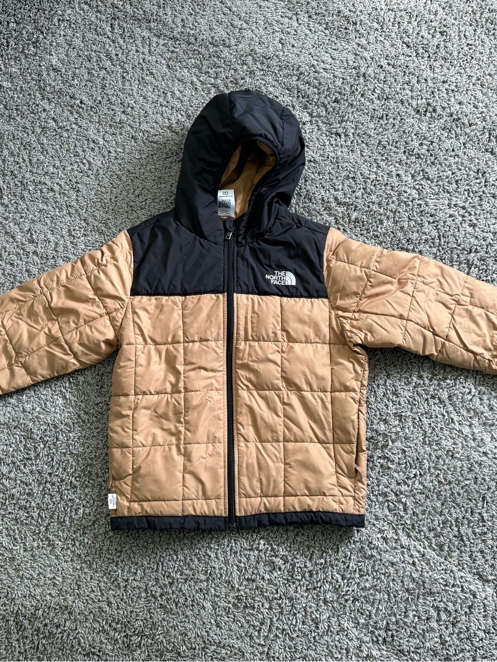 The North Face Kids Two-Tone Hooded Puffer Jacket in Tan & Black